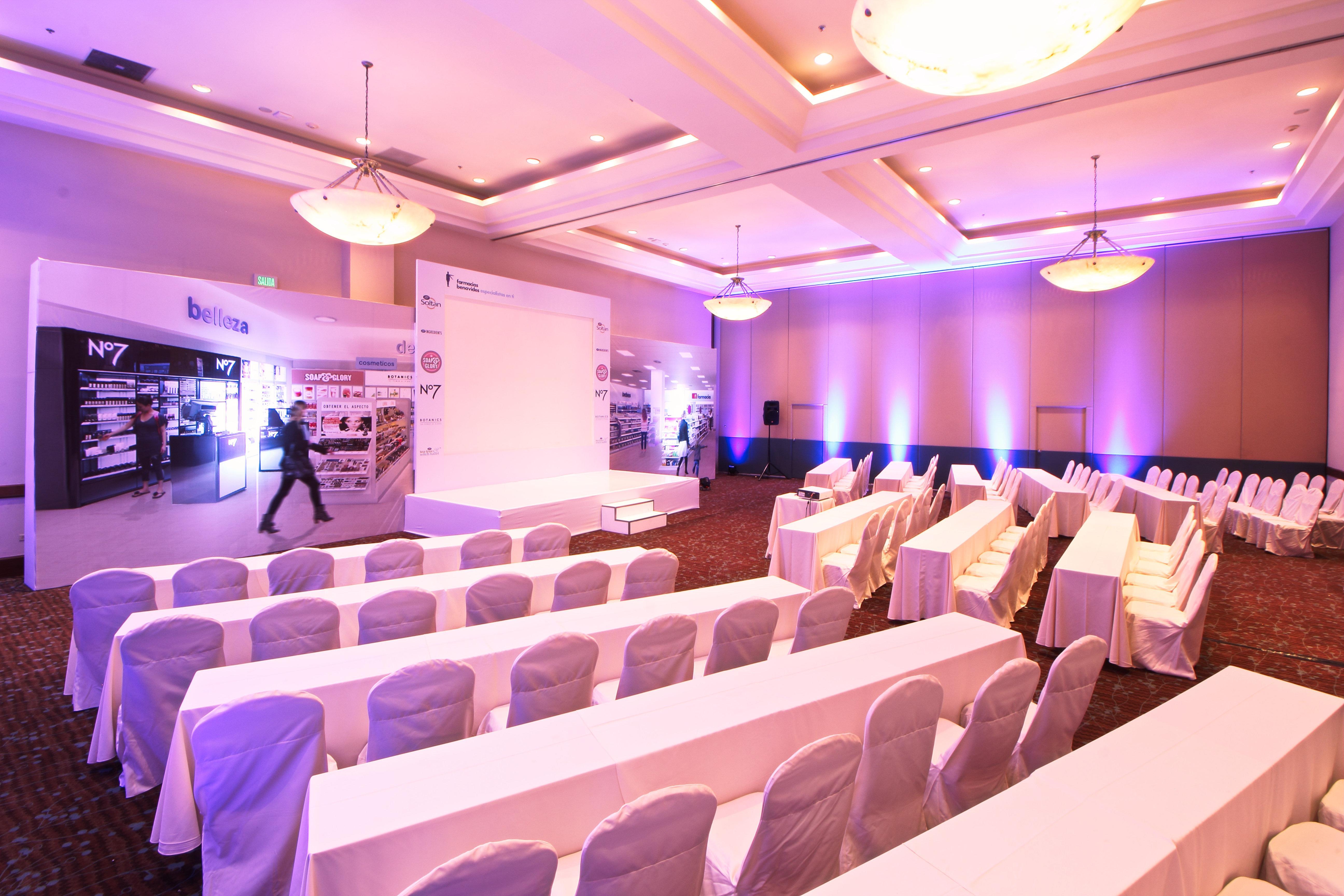 Holiday Inn Monterrey Valle By Ihg San Pedro Garza Garcia Buitenkant foto